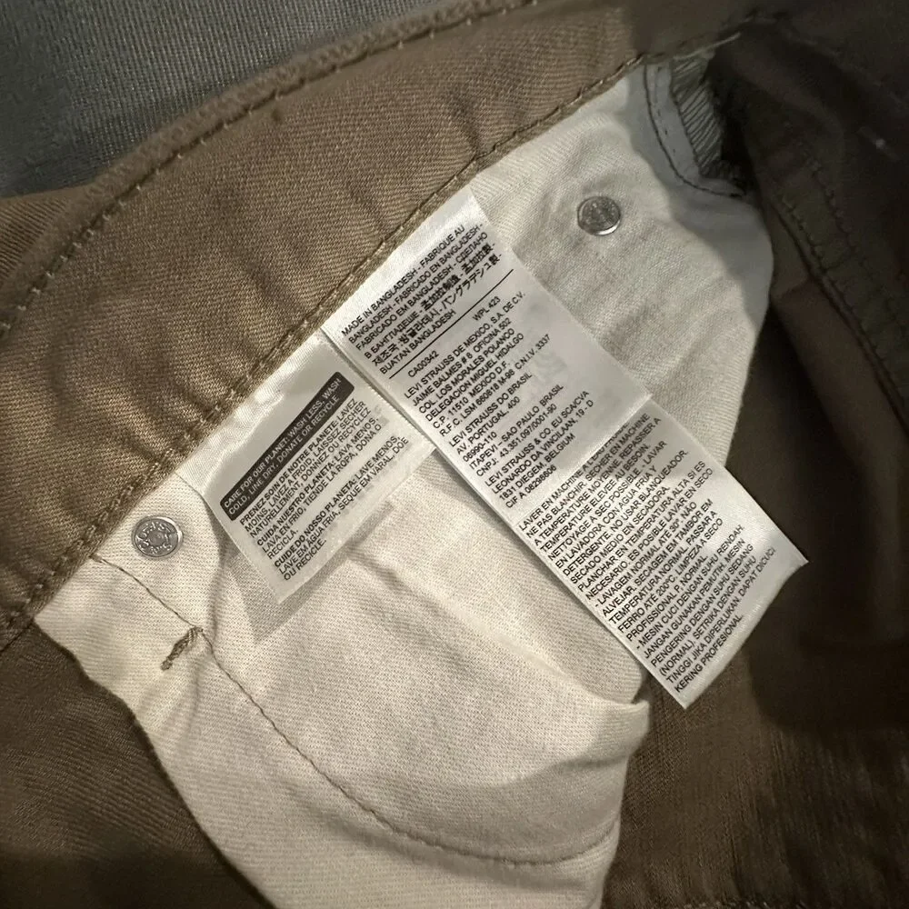 Levi's 505 Khaki Pants Regular Fit Straight Leg Brown Mens 32x30 Trousers